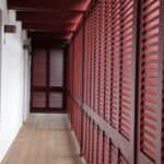 Volets rouges Guignard couloir